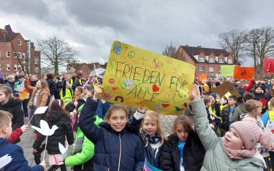 Friedensmarsch der Erna-de-Vries-Schule