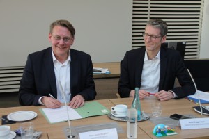 Vertragsunterzeichnung