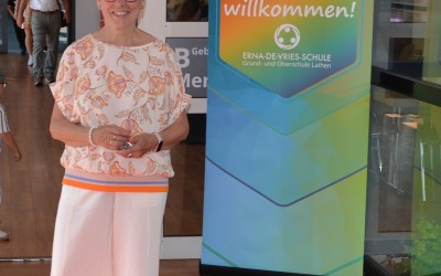 Mit Herz und großem Engagement: Erna-de-Vries-Schule verabschiedet Karin Triphaus